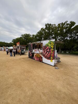 テレビ大阪-YATAIフェス-2026-赤身ステーキ丼-大阪城公園-太陽の広場-01.jpg