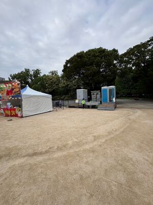 テレビ大阪-YATAIフェス-2026-仮設トイレ-大阪城公園-太陽の広場-01.jpg